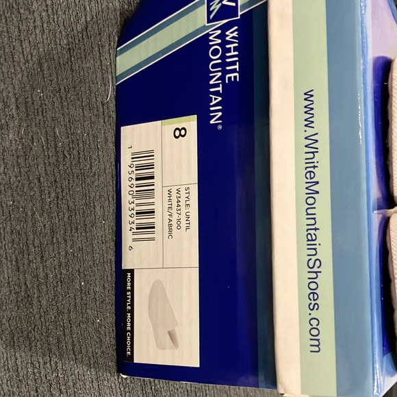 Women’s White Mountain knit white slip on sneakers in EUC - Picture 4 of 5